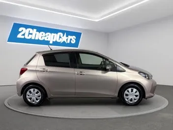 Toyota Vitz 2015 photo 5