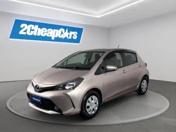 Toyota Vitz 2015 photo 2