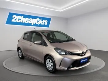 Toyota Vitz 2015 photo 4