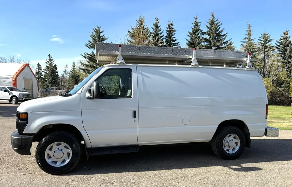 Ford E350 2012 photo 5