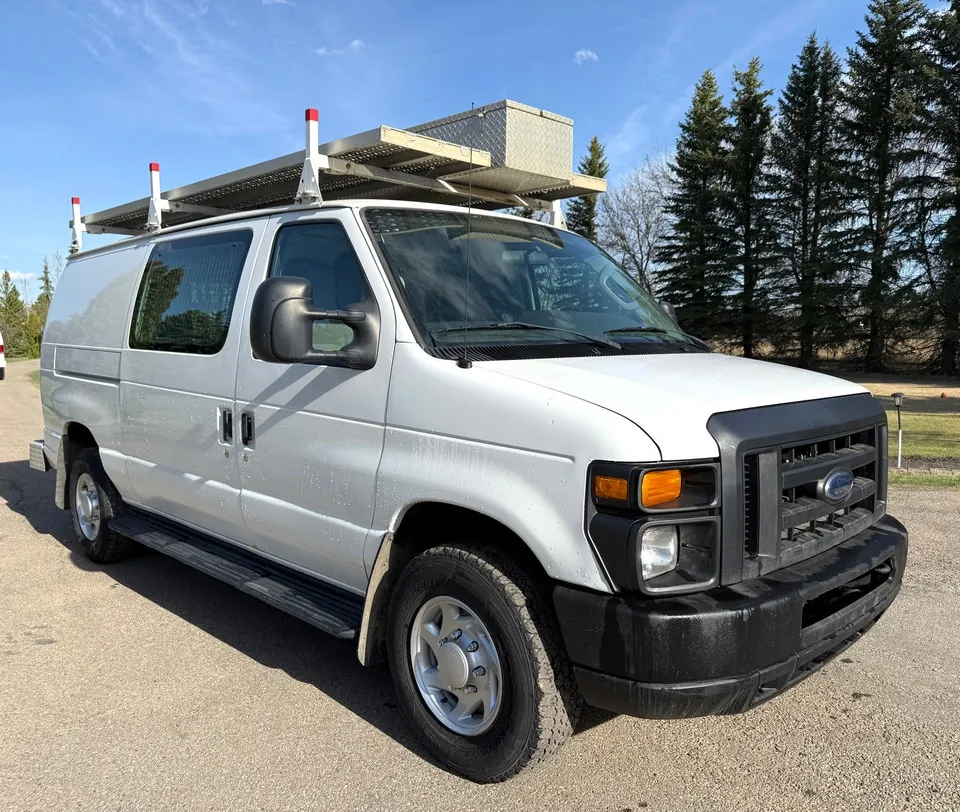 Ford E350 2012 photo 3