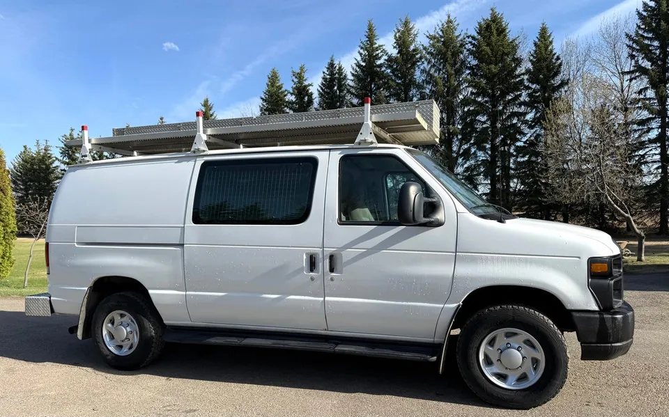 Ford E350 2012 photo 4