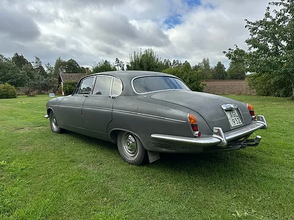 Jaguar 420 1968 photo 2