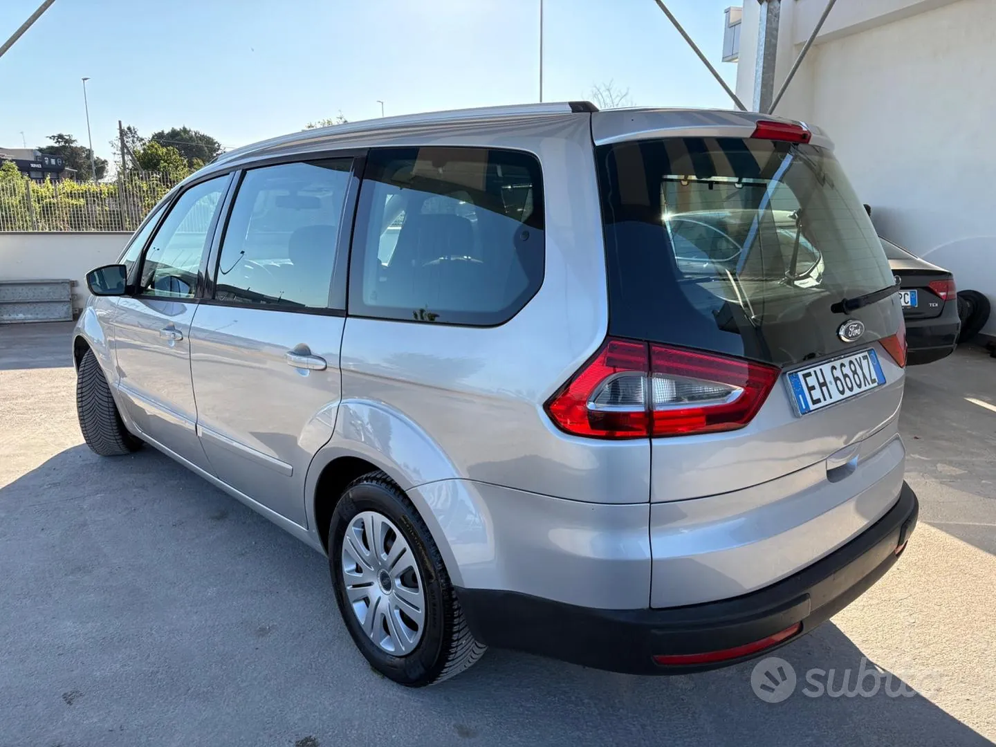 Ford Galaxy 2011 photo 4
