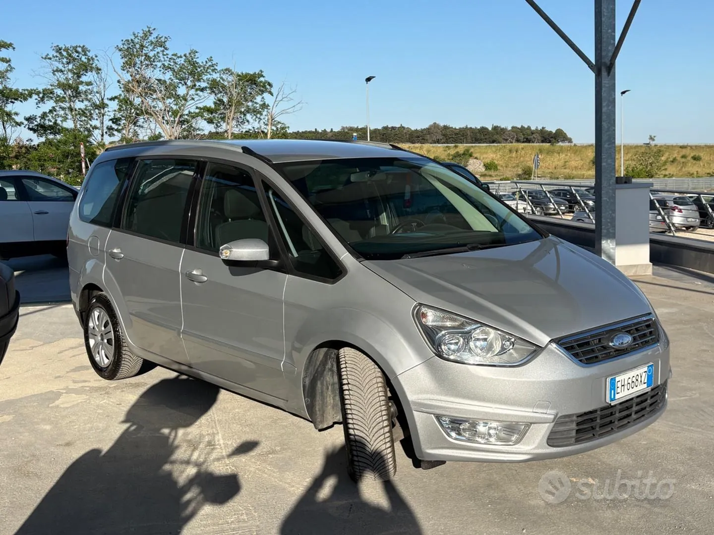 Ford Galaxy 2011 photo 2