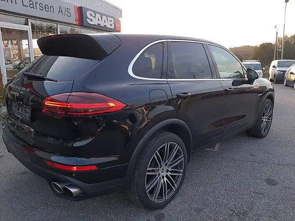 Porsche Cayenne S 2015 photo 4