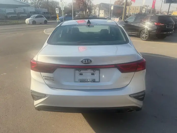 Kia Forte 2020 photo 4