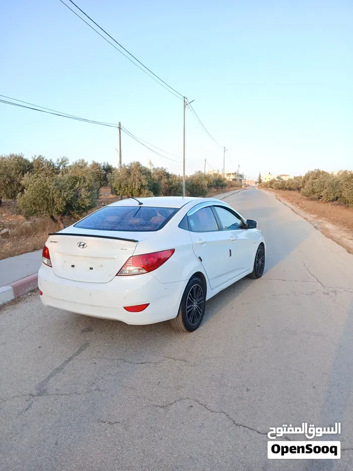 Hyundai Accent 2014 photo 2
