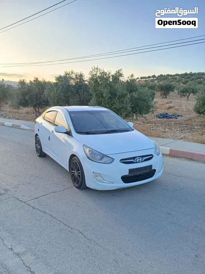 Hyundai Accent 2014 photo 3