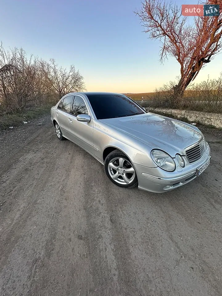 Mercedes-Benz E-Class 2003 photo 5