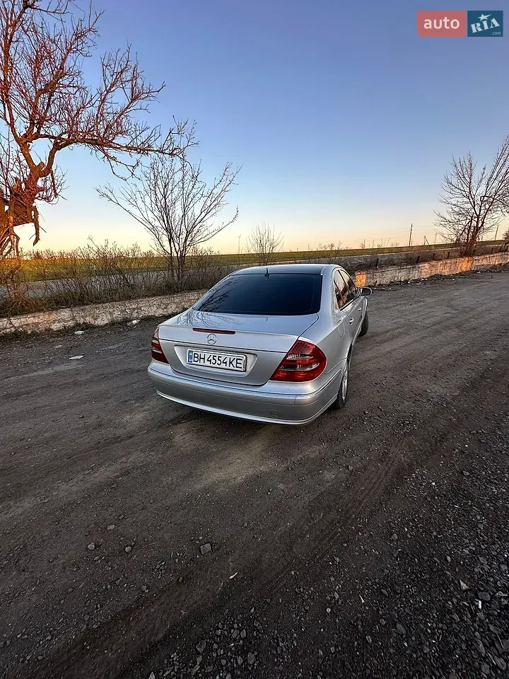 Mercedes-Benz E-Class 2003 photo 2