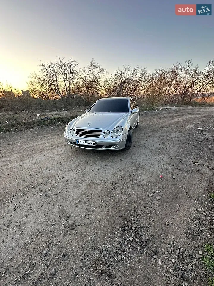 Mercedes-Benz E-Class 2003 photo 4