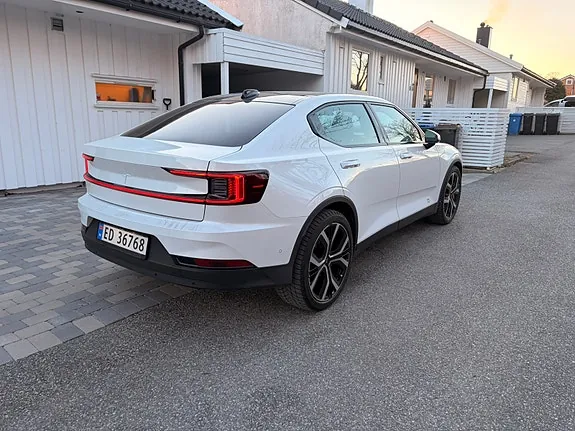 Polestar 2 2022 photo 2
