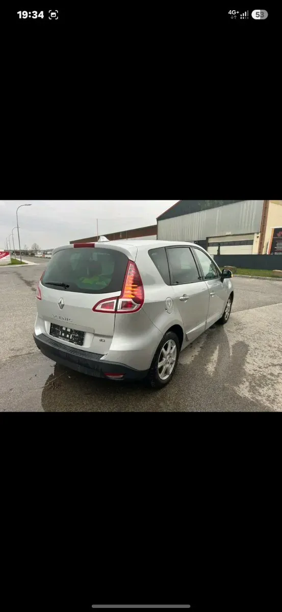 Renault Scenic 2011 photo 2