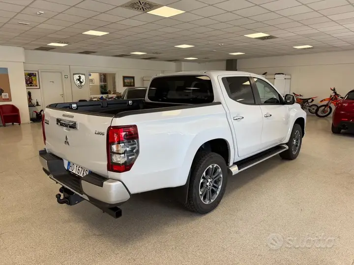 Mitsubishi L200 2021 photo 3