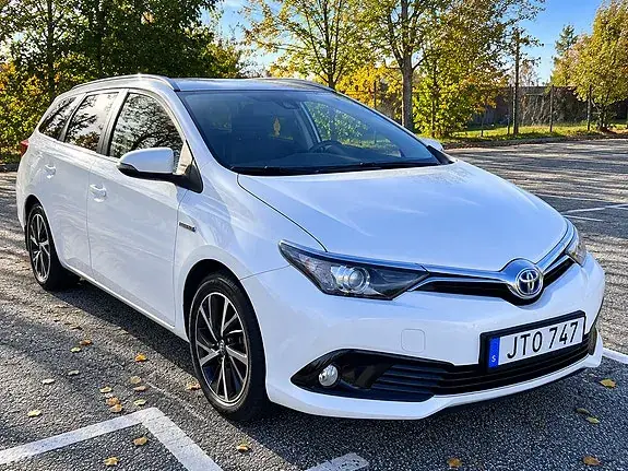 Toyota Auris 2017 photo 3
