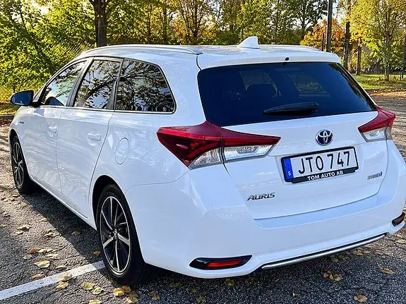 Toyota Auris 2017 photo 2