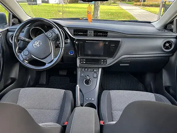 Toyota Auris 2017 photo 5