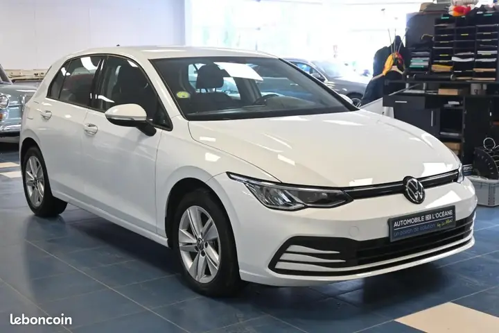 Volkswagen Golf 2023 photo 3