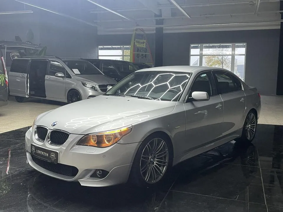 BMW 520I
