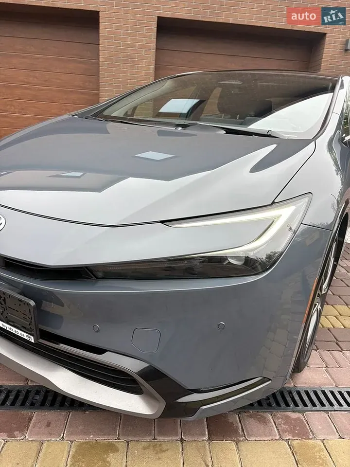Toyota Prius 2023 photo 2