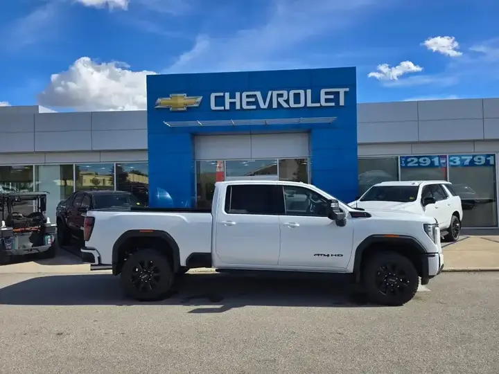 GMC Sierra 3500Hd 2026 photo 2