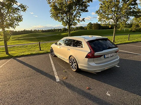 Volvo V90 2022 photo 2