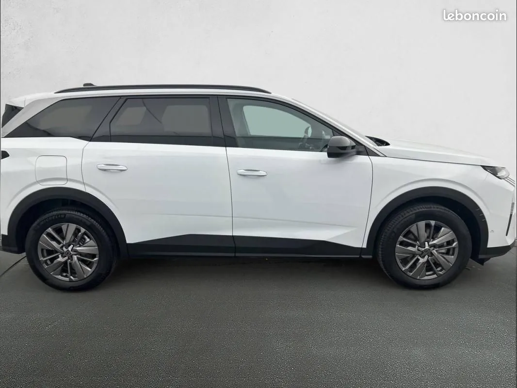 Peugeot 5008 2025 photo 4