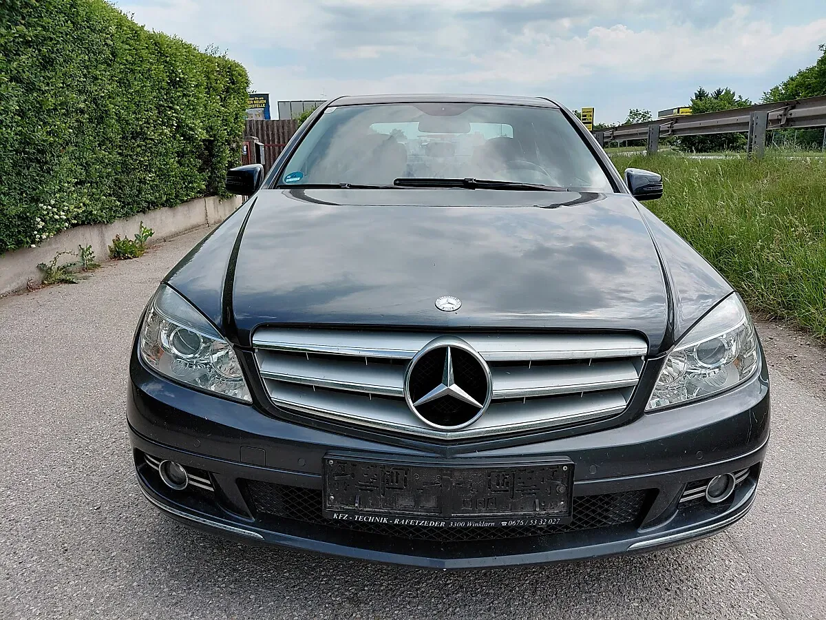 Mercedes-Benz C-Class 2010 photo 2