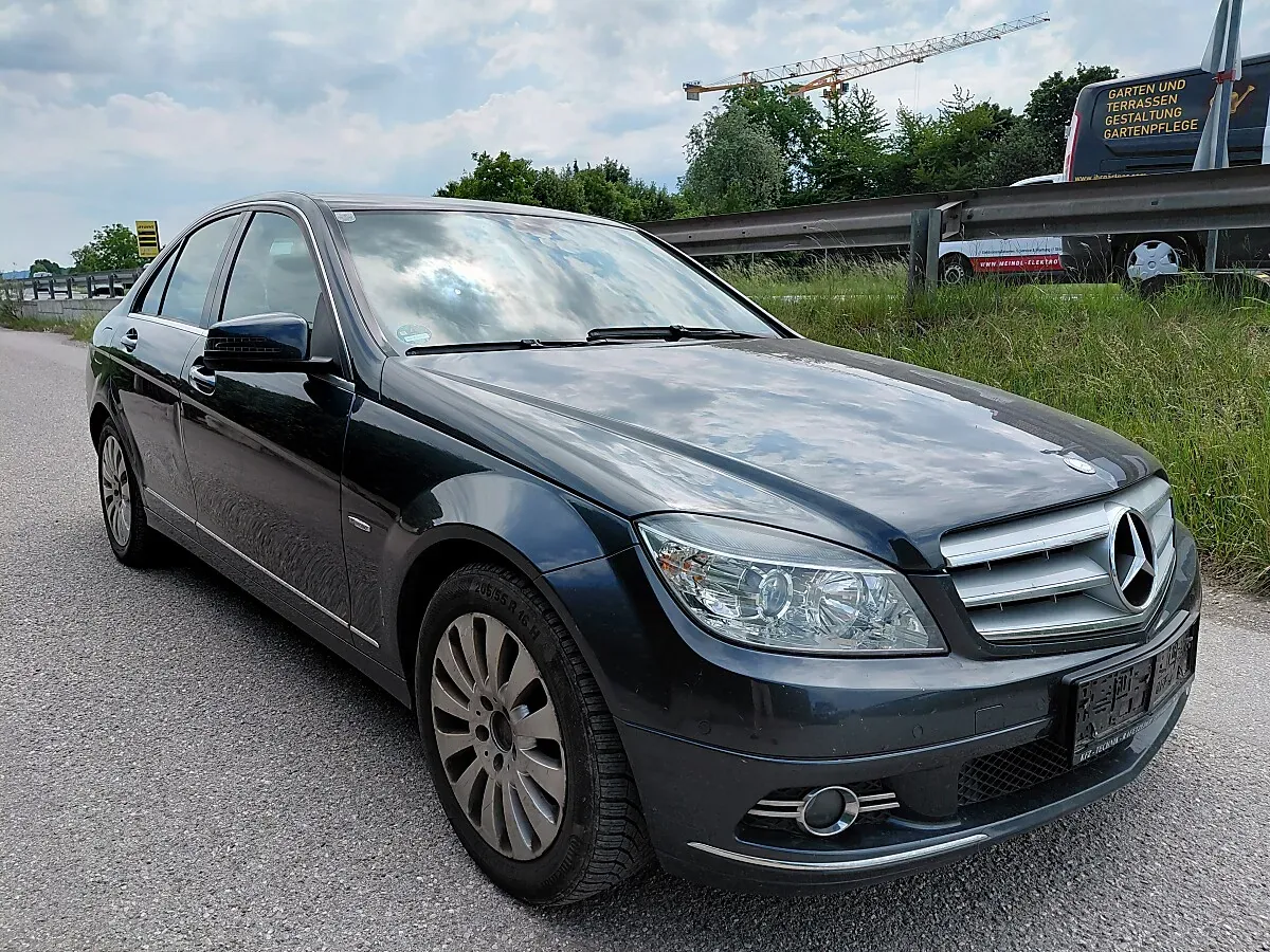 Mercedes-Benz C-Class 2010 photo 3