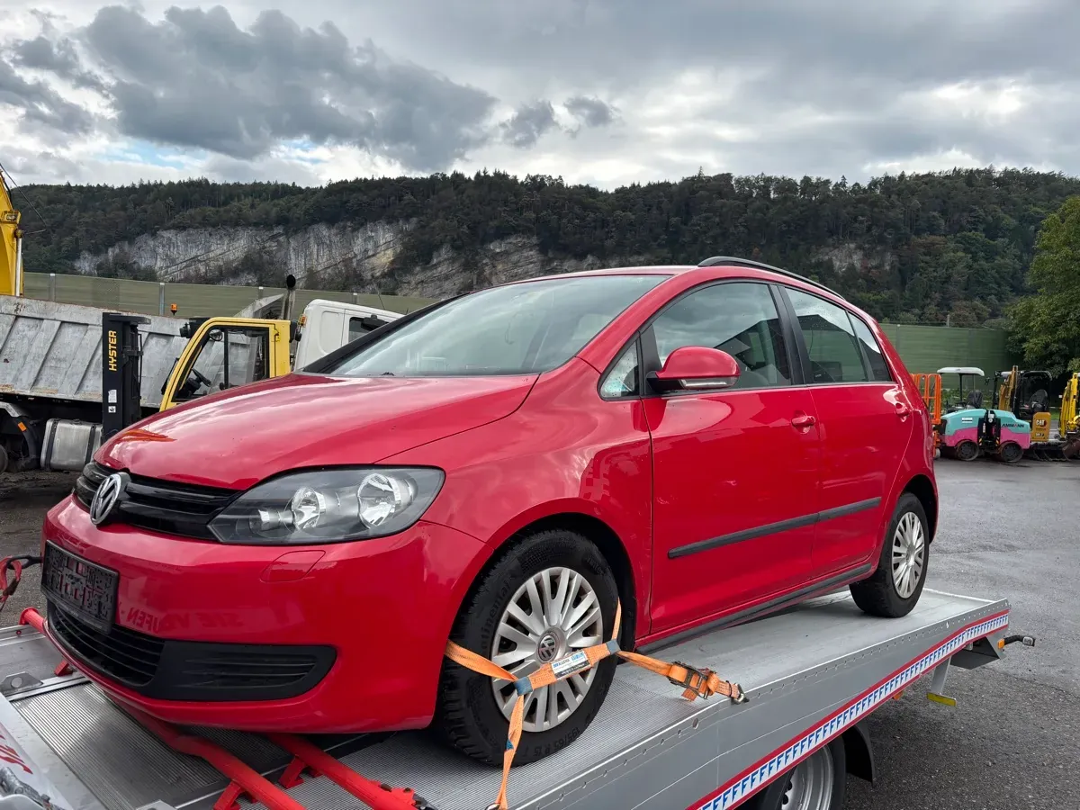 Volkswagen Golf 2011 photo 2