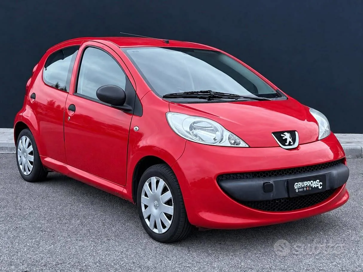 Peugeot 107 2008 photo 4
