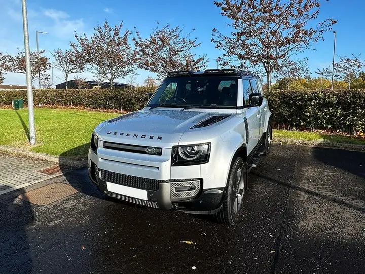 Land Rover Defender 110