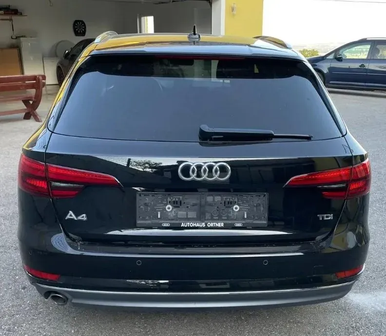 Audi A4 2016 photo 2