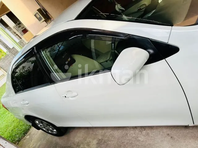 Toyota Axio 2010 photo 2