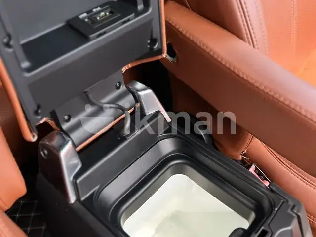 Land Rover Discovery 2011 photo 4