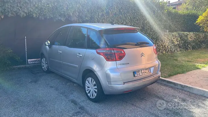 Citroen C4 2008 photo 3