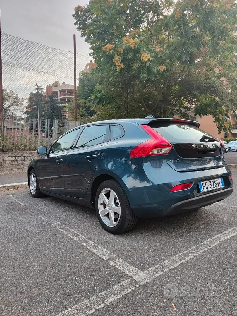 Volvo V40 2016 photo 2