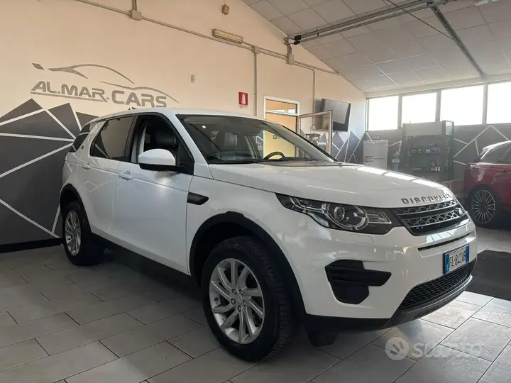 Land Rover Discovery Sport 2017 photo 4