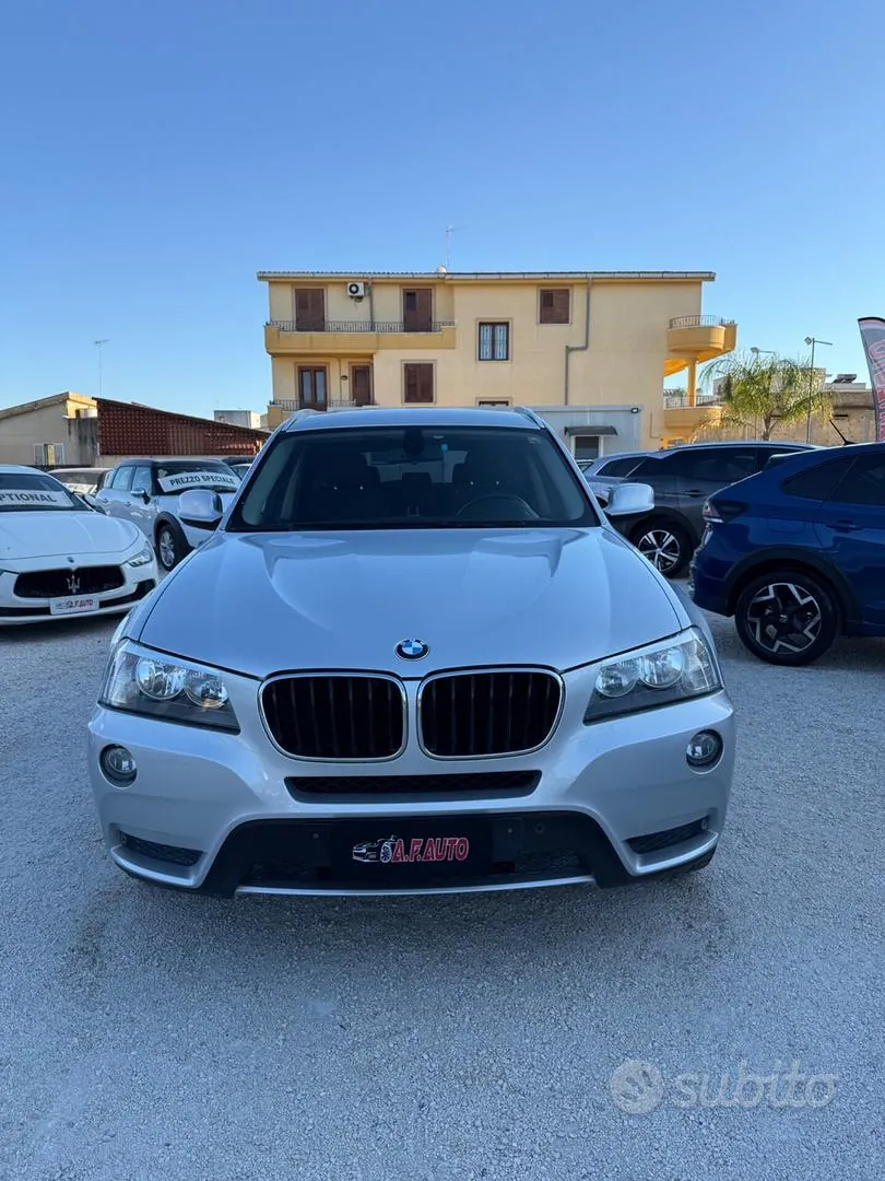 BMW X3 2011 photo 2