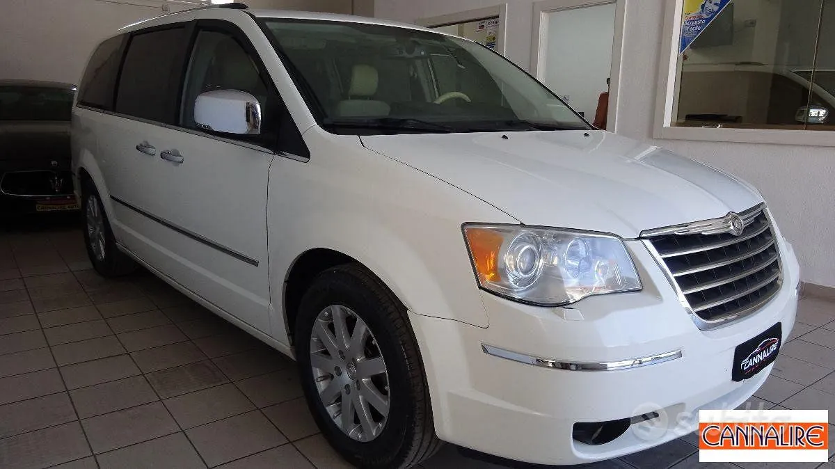 Chrysler Grand Voyager 2011 photo 3