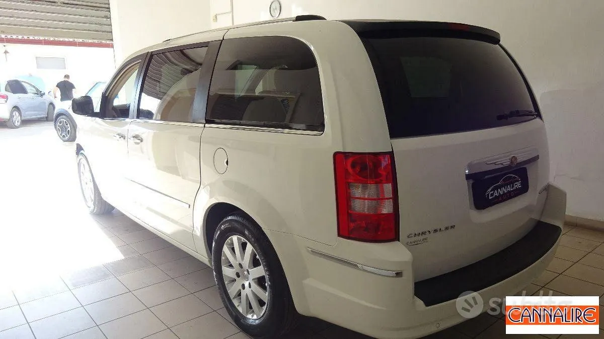 Chrysler Grand Voyager 2011 photo 5