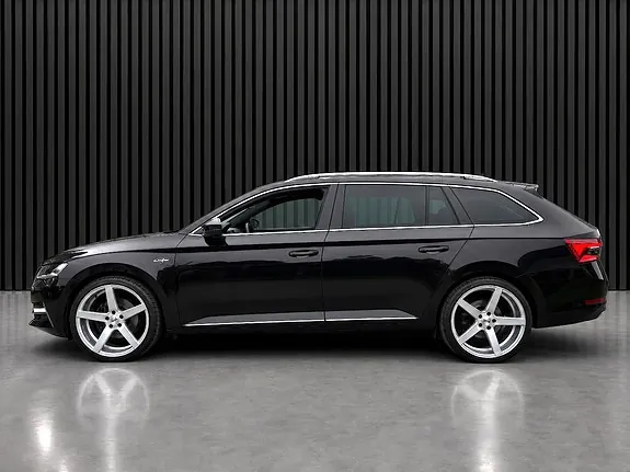 Skoda Superb 2022 photo 3