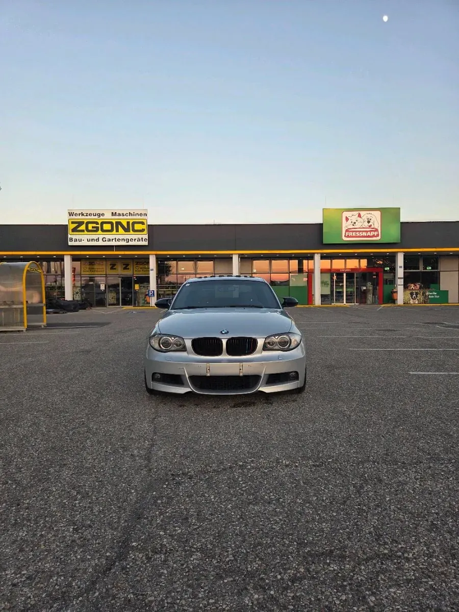 BMW 1 Series 2008 photo 2