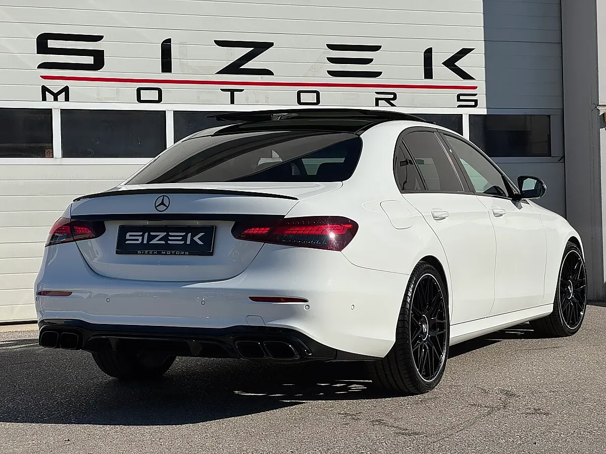 Mercedes-Benz E-Class 2023 photo 3