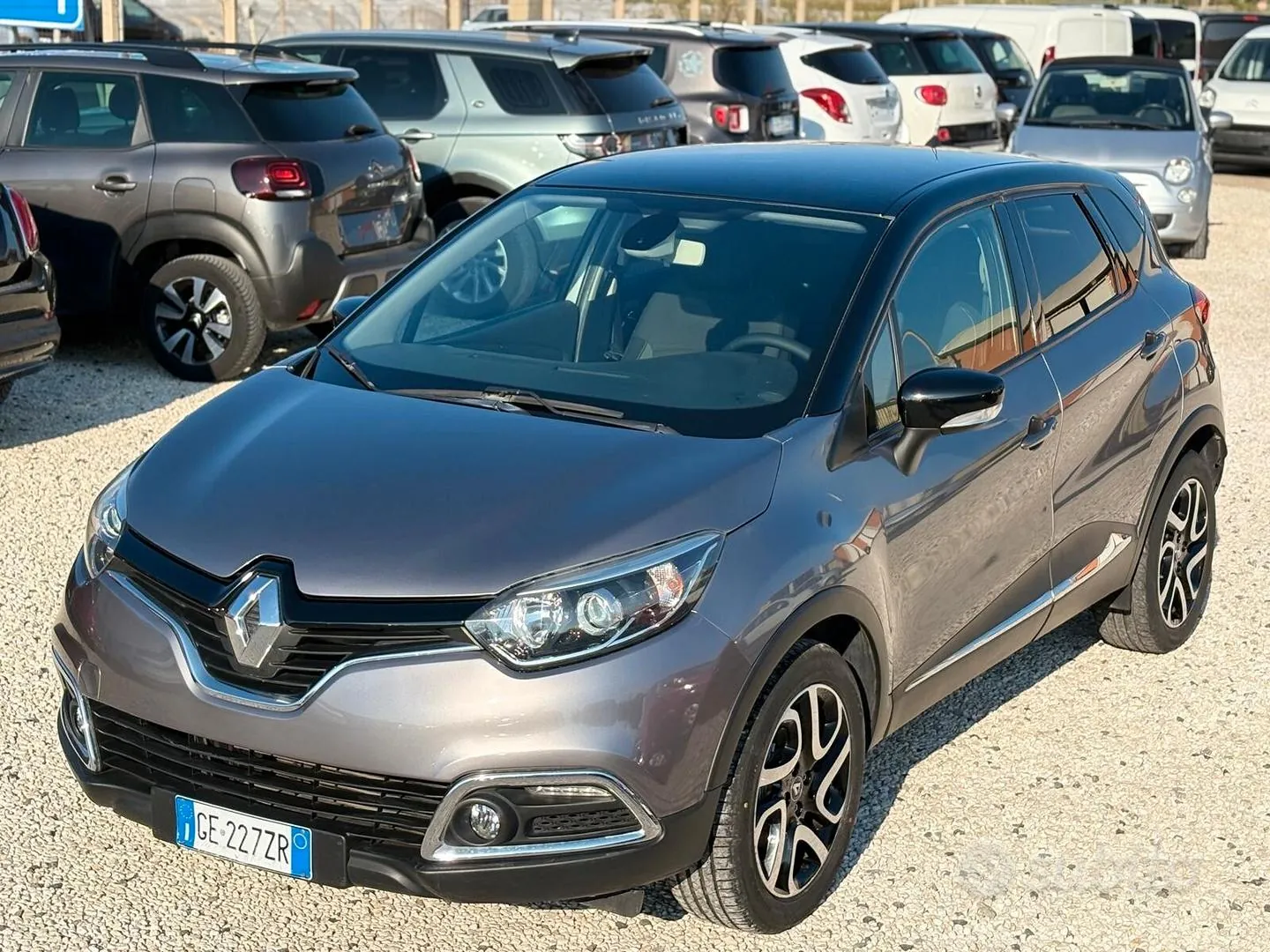 Renault Captur 2017 photo 2