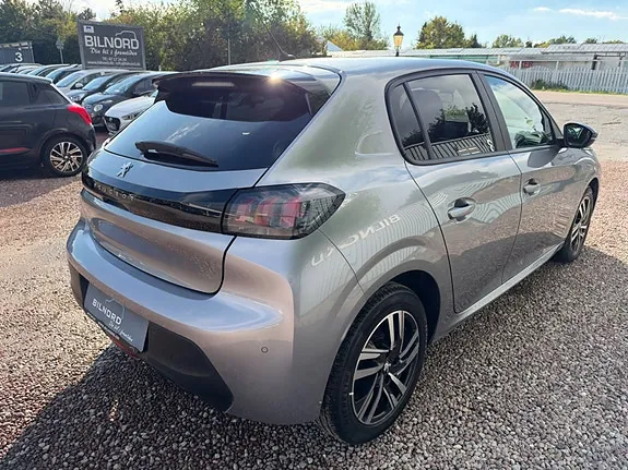 Peugeot 208 2023 photo 3