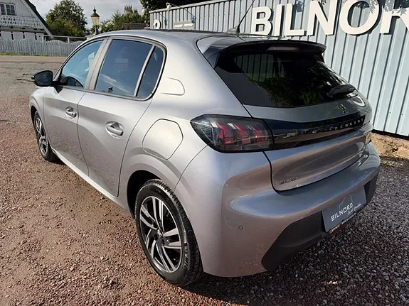 Peugeot 208 2023 photo 4