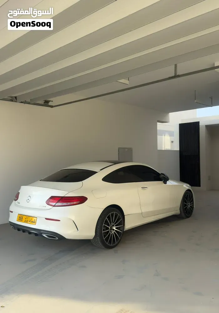 Mercedes-Benz C-Class 2018 photo 2