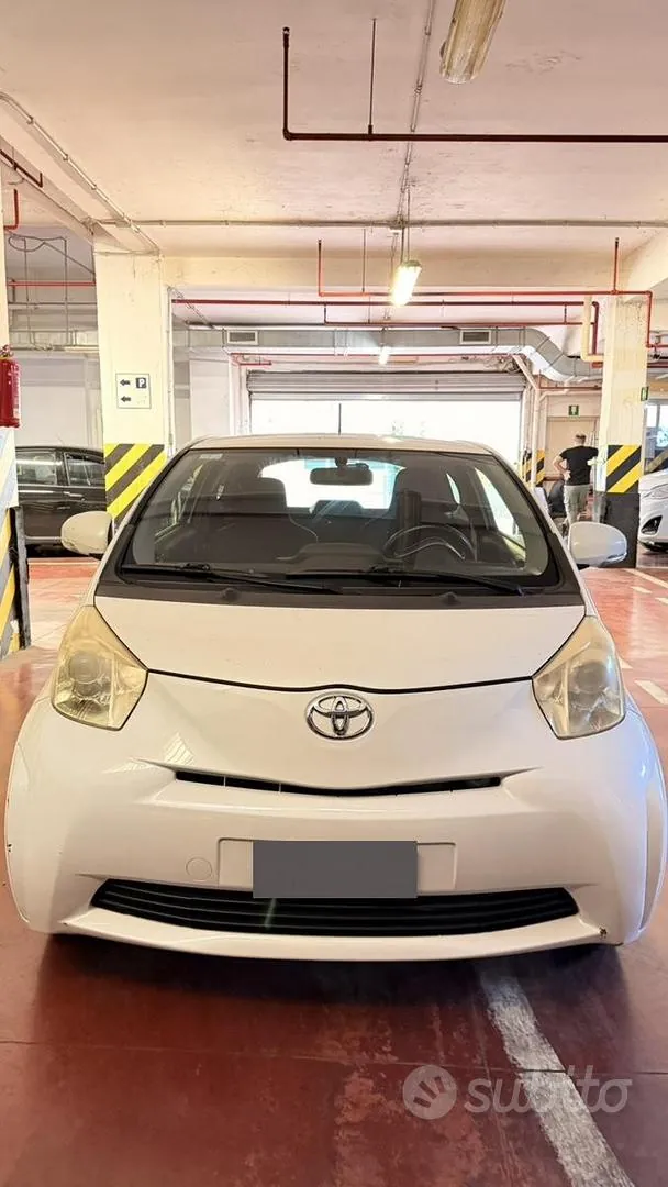 Toyota Iq 2009 photo 2